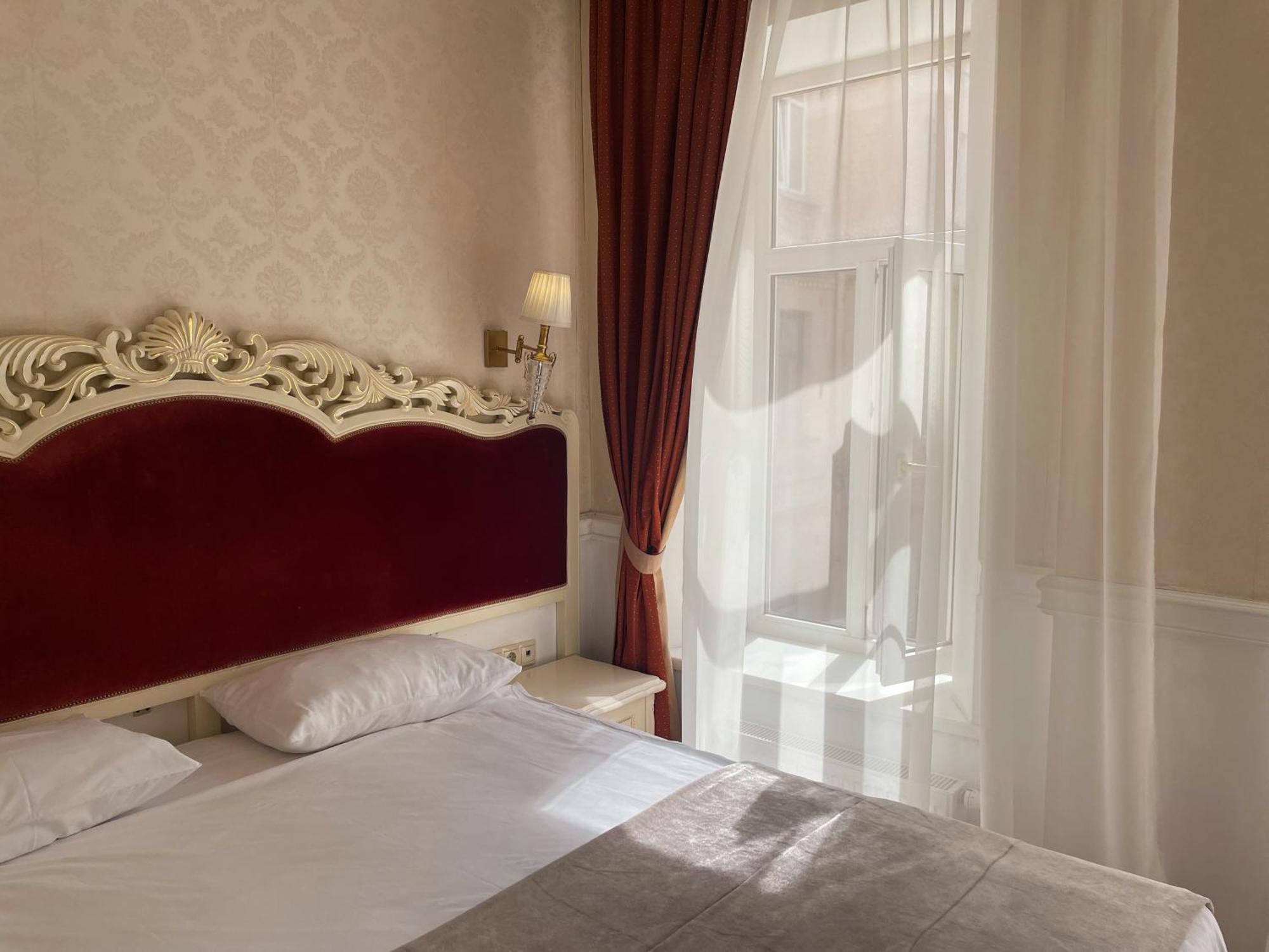 Royal Grand Hotel Kyjev Pokoj fotografie